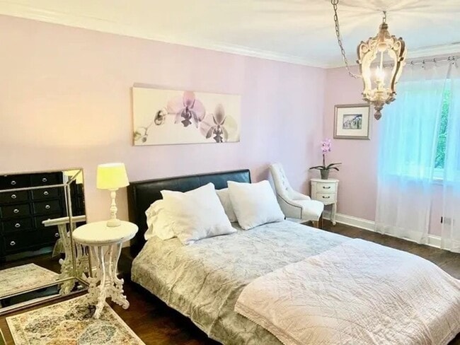 Building Photo - Beautiful 2-bedroom & 2-Bathroom Condo in Glenview