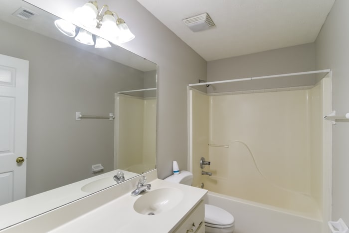 Building Photo - 1303 Dorchester Dr