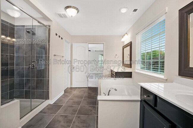 Building Photo - 127 Blossom Ridge Dr