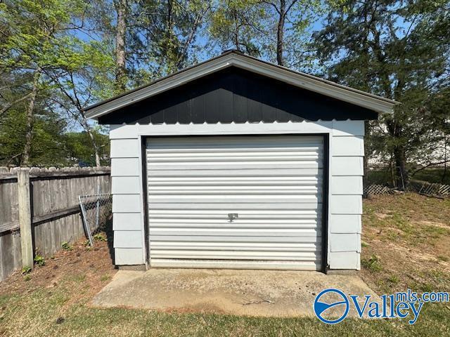 Building Photo - 6604 Robinhood Ln NW