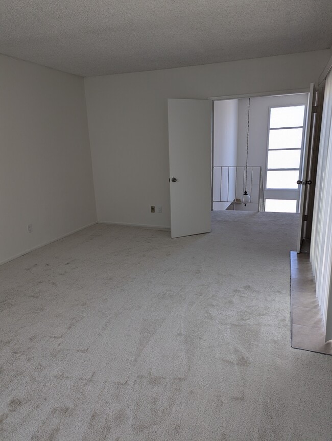 Master bedroom - 2960 W 235th St