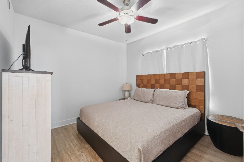 Building Photo - 15928 Front Beach Rd