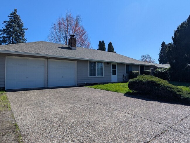 Building Photo - Great 3-Bed/1-Bath Home In Santa Clara Area!