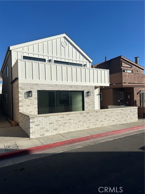 Building Photo - 204 Lugonia St