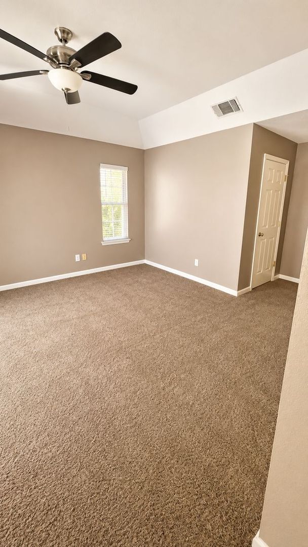 Building Photo - 802 E Catalina Cir