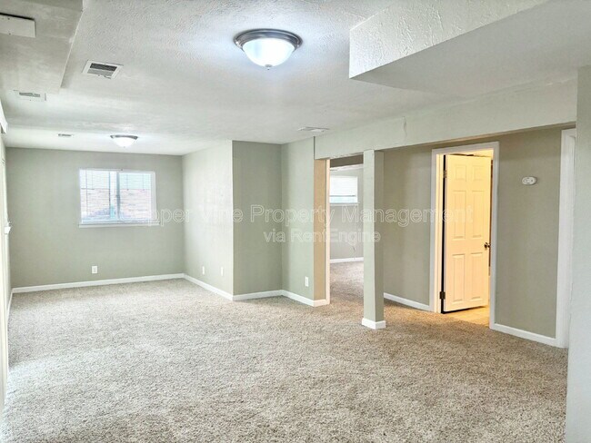 Building Photo - 9319 W 92nd Ave