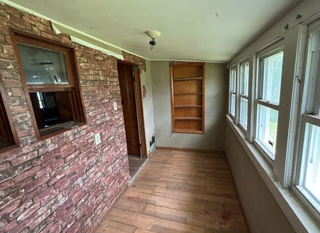 Building Photo - $390 Month $800 Down