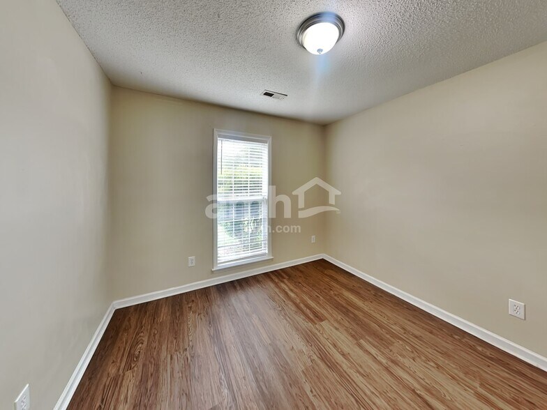 Building Photo - 4902 Hunters Bluff Dr