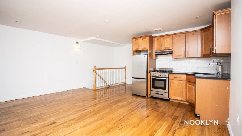 Primary Photo - 789 Greene Ave