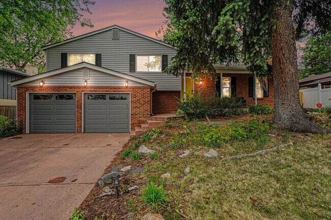 Building Photo - Gorgeous Home of Rental in Southern Gables Neighborhood!
