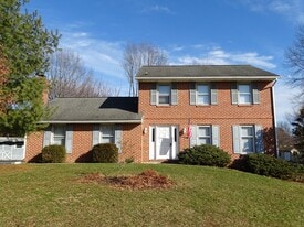 Building Photo - 859 Cindy Ln