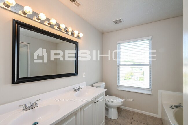 Building Photo - HOME FOR RENT!!