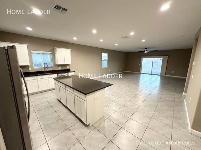 Building Photo - 36725 N Alderney Ct