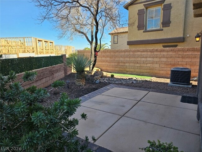 Building Photo - 1135 Paradise Vista Dr