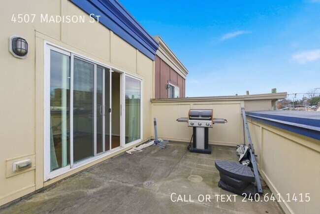 Building Photo - 4507 Madison St