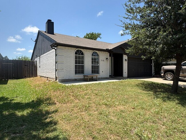 Building Photo - 7115 Ocho Rios Dr