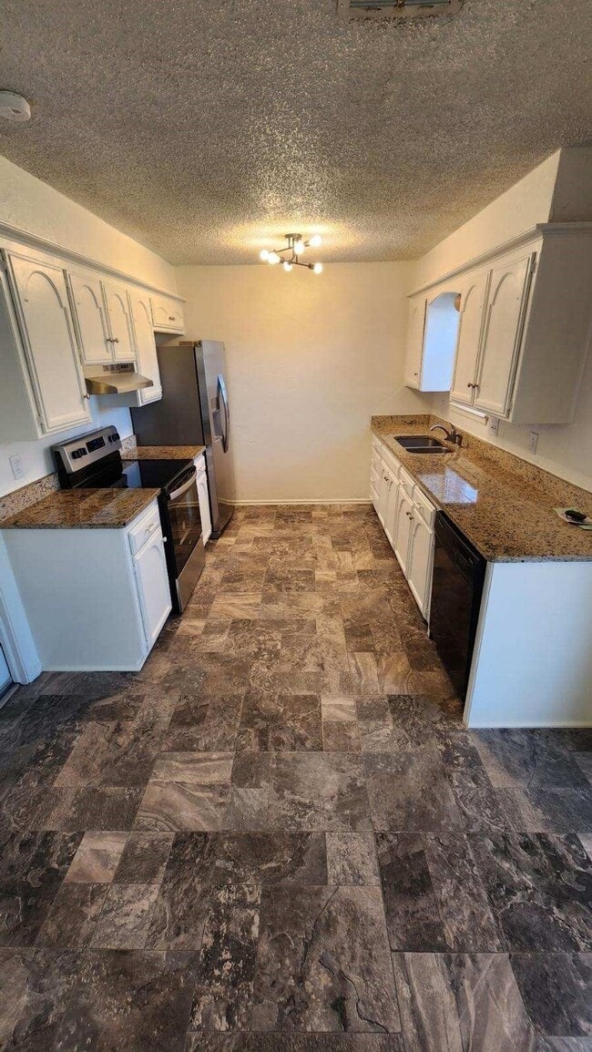 Building Photo - 417 E Linden Ln