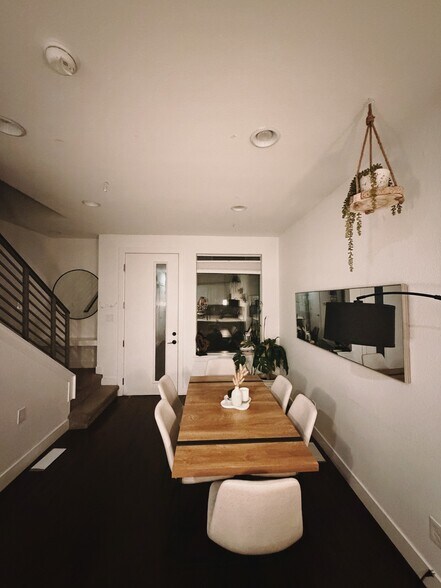 Building Photo - 2108 Decatur St