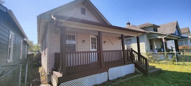 Building Photo - 1520 Lawn Ave