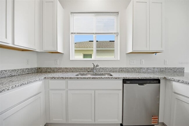 Building Photo - 37411 Roanoke River Wy