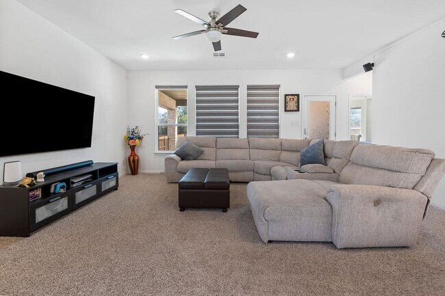 Building Photo - 232 Barton Oak Trl