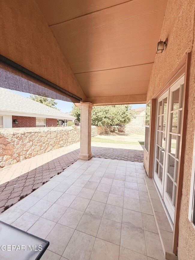 Building Photo - 1517 Desierto Rico Ave