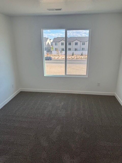 Building Photo - 877 E Oakum Ln