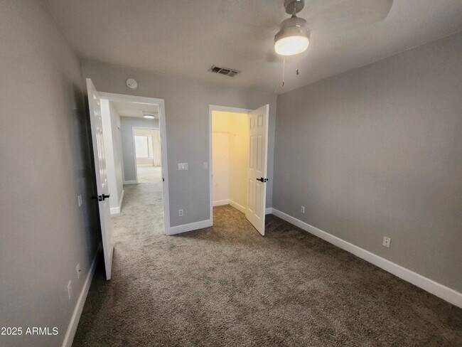 Building Photo - 15846 S 17th Ln