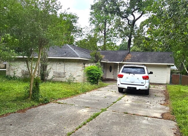 Primary Photo - 3303 Roaming Woods Ln
