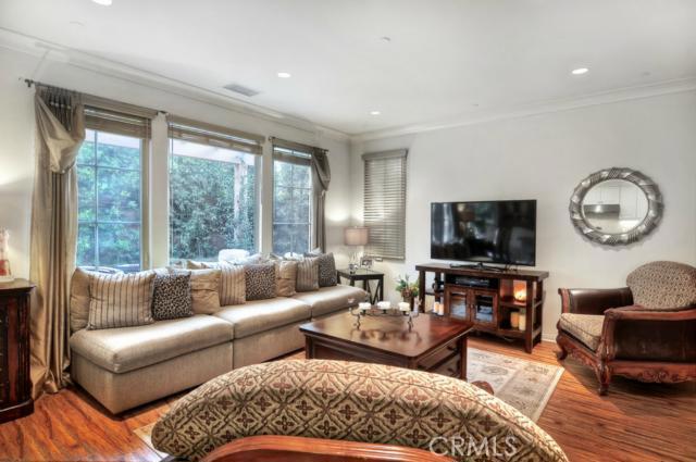 Building Photo - 41 Bianco