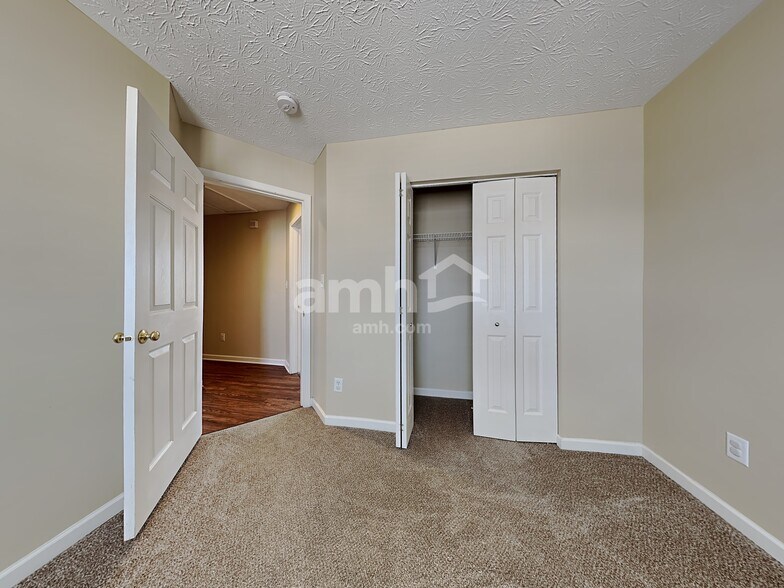 Building Photo - 5433 Fairford Ct