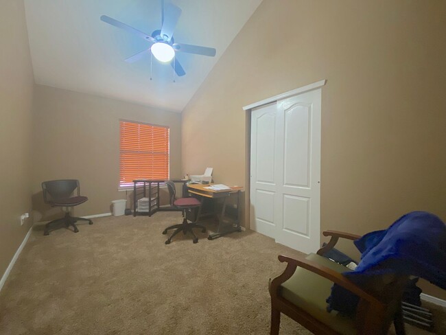 Building Photo - East El Paso 3 bed Refrig A/C w/Loft!