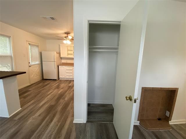 Building Photo - 425 Wanda Way