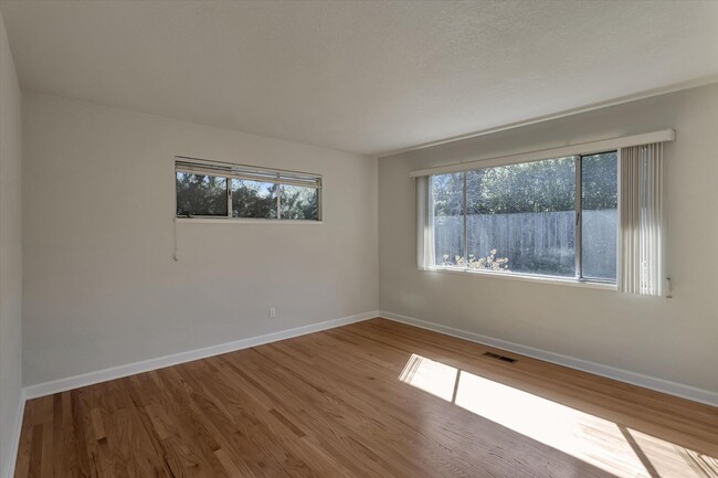 Building Photo - Tons of Space l Great Schools l Prime Sili...