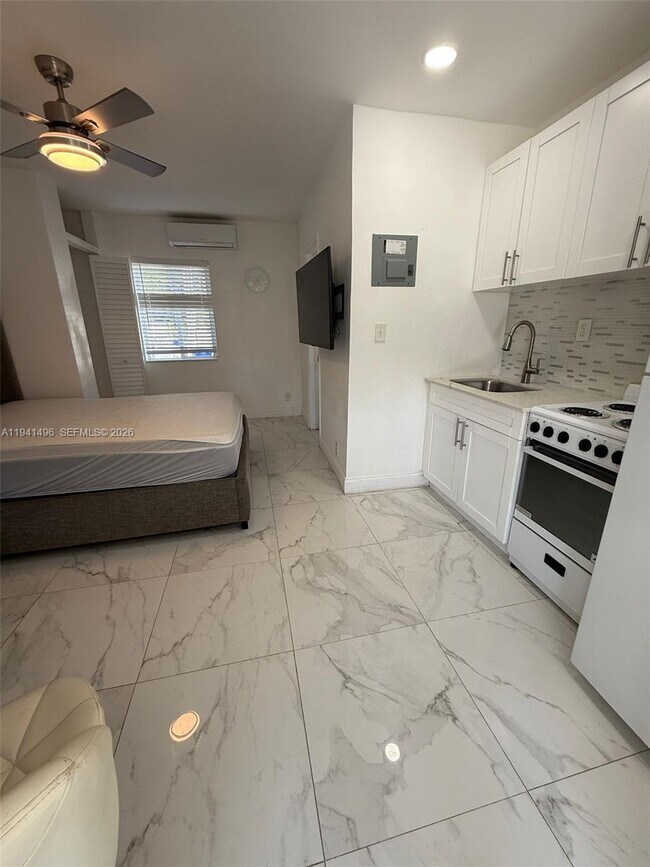 Building Photo - 625 S 20th Ave