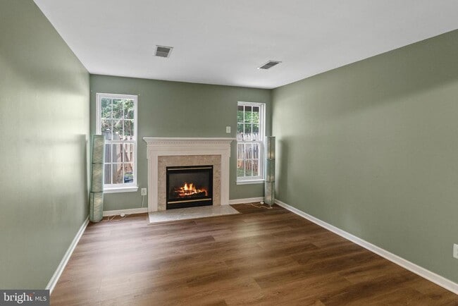 Building Photo - 15743 Viewpoint Cir