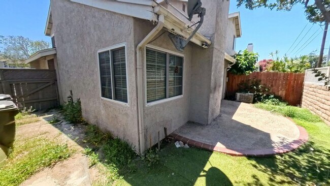 Building Photo - 1617 Toyon Pl