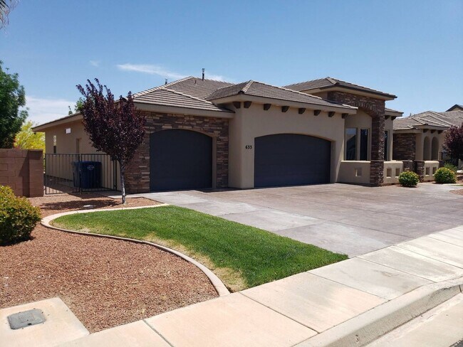 Building Photo - Home Near Sunbrook Golf Course - Dog Friendly