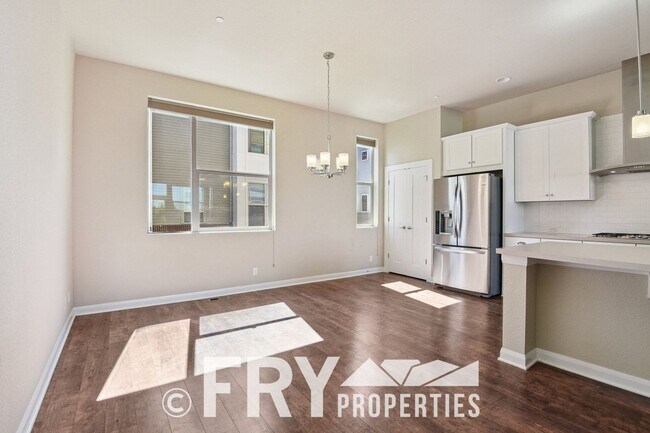 Building Photo - Beautiful 3 Bedroom Townhome in Belmar