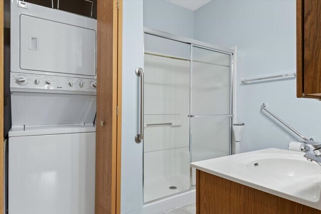 Building Photo - 801 N McLean Blvd