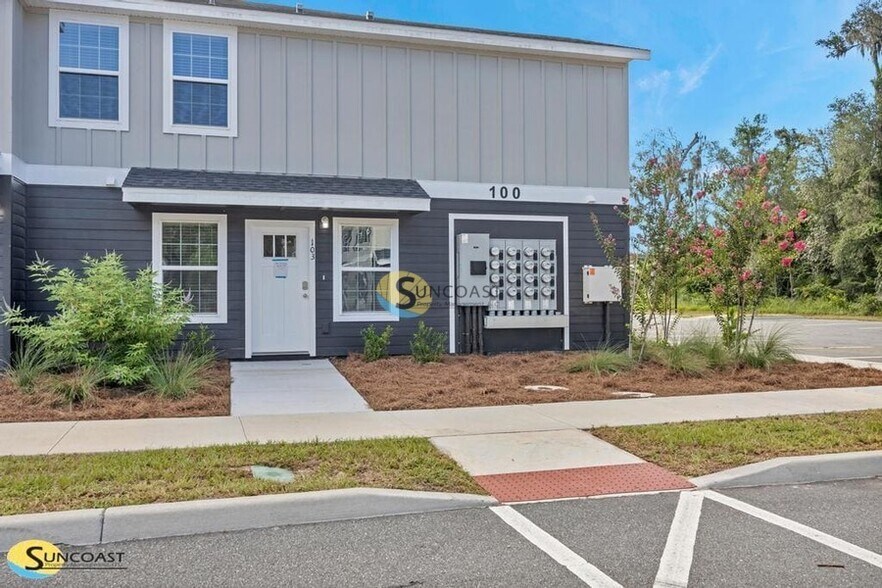 Building Photo - 3821 SW 43rd Ct
