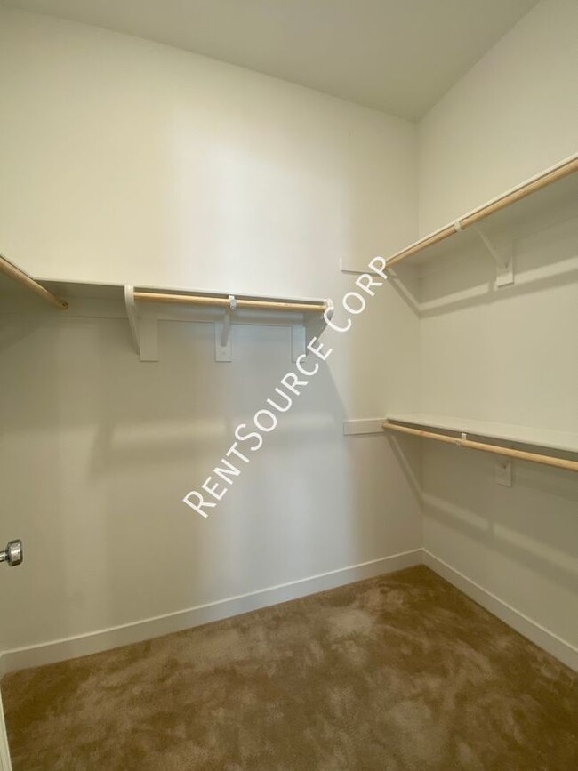 Building Photo - 3 Bedroom, 2022 New Construction Flat w/ S...