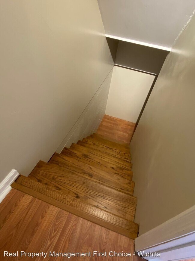 Building Photo - 2 br, 1 bath House - 725 W Stackman Dr #8