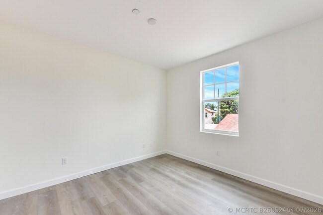 Building Photo - 129 S K St