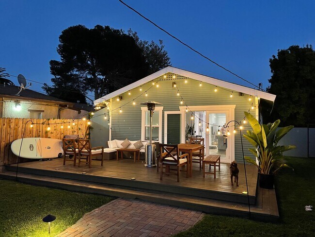 Building Photo - Santa Monica House with Huge Yard on Walking Street Blocks to Beach