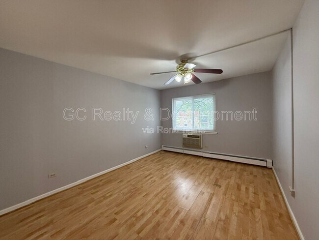 Building Photo - 1180 Meadow Ln