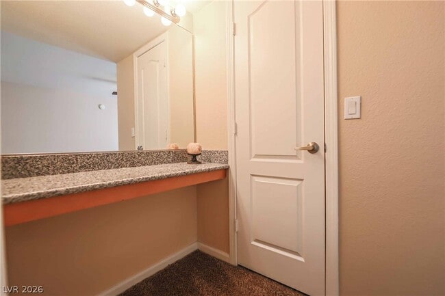 Building Photo - 683 Oakmont Ave