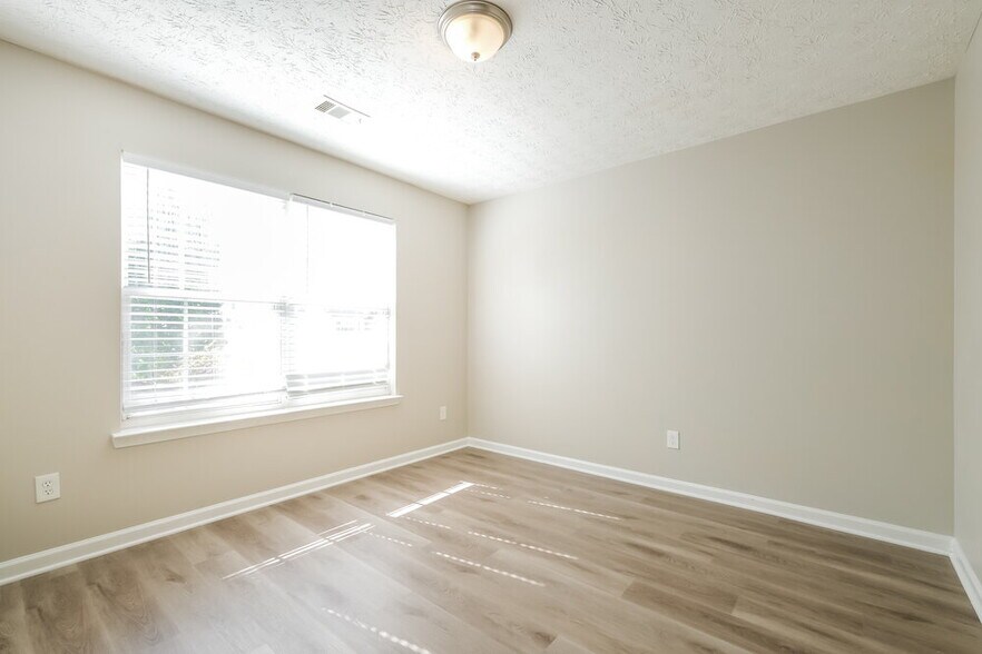 Building Photo - 1374 Ivey Pointe Dr SE