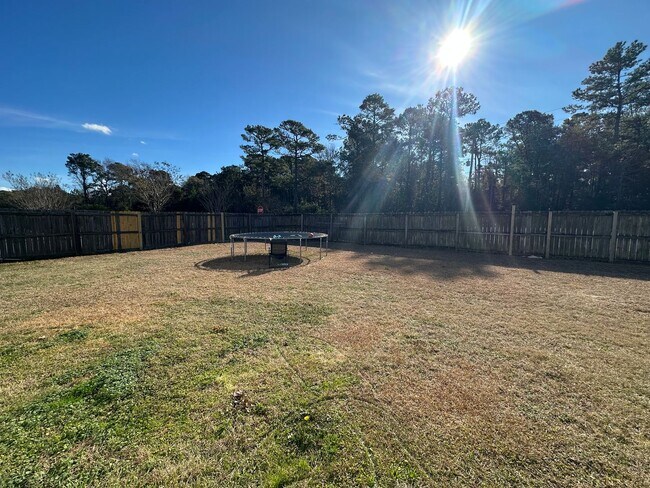 Building Photo - 101 Spain Dr