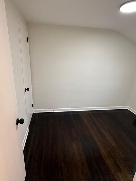 Building Photo - 628 Church St